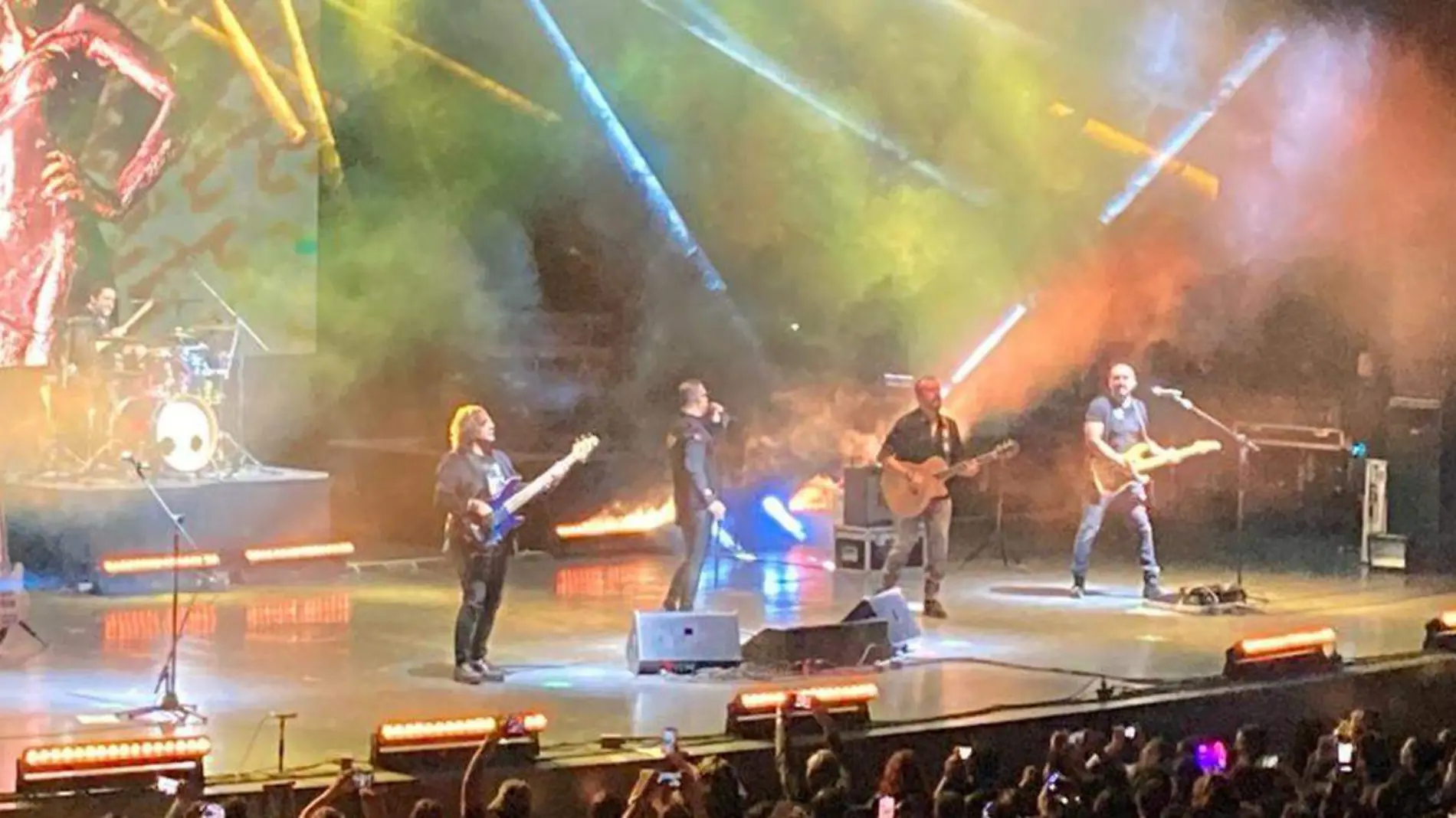 El Auditorio Metropolitano se llenó de rock luego del concierto que ofrecieron Miguel Mateos, Mikel Erentxun y Grupo Elefante